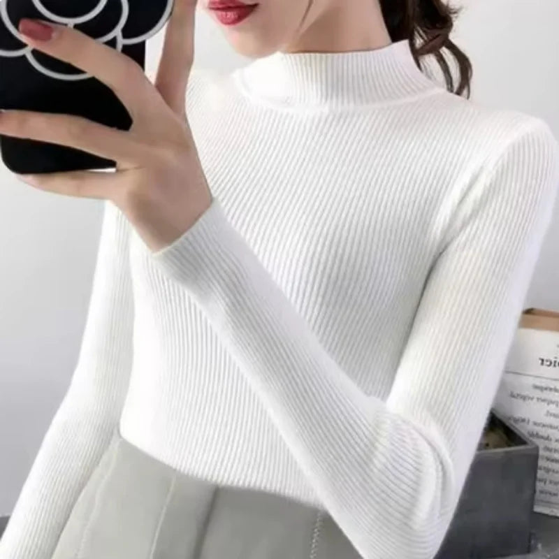 Pull tricoté col montant pour femme