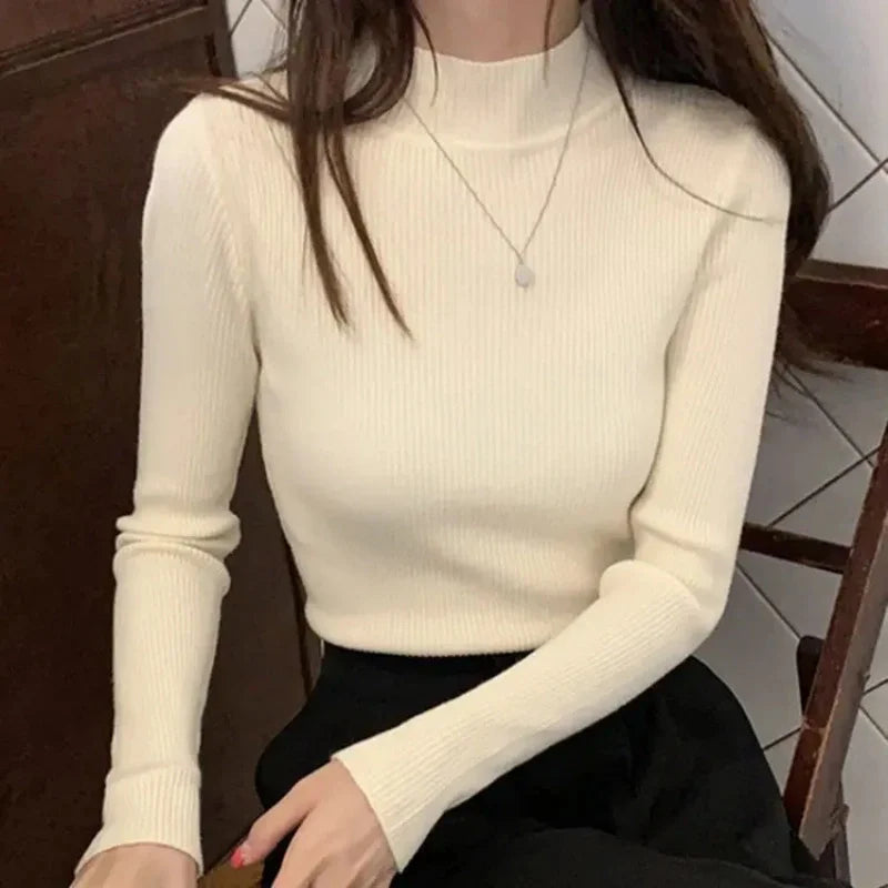 Pull tricoté col montant pour femme